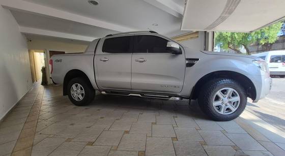 FORD RANGER 3.2 LIMITED 4X4 CD 20V DIESEL 4P AUTOMÁTICO FORD RANGER 3.2 LIMITED 4X4 CD 20V DIESEL 4P AUTOMÁTICO